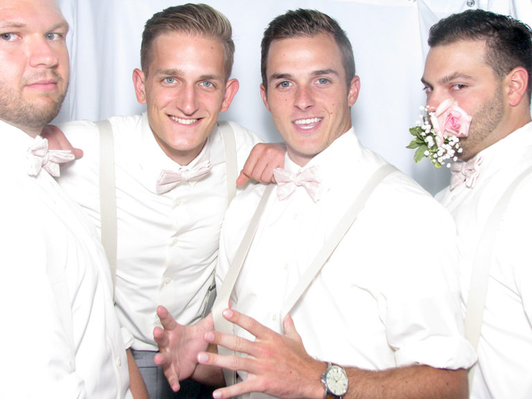4 Reasons Why Your Wedding Needs a Photo Booth